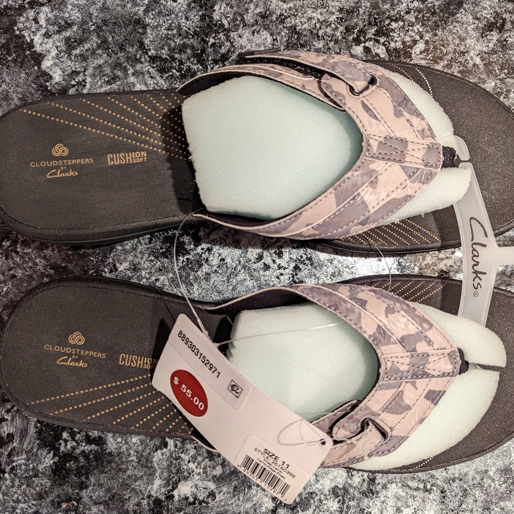 Clarks Cloudstepper Camo Sandals